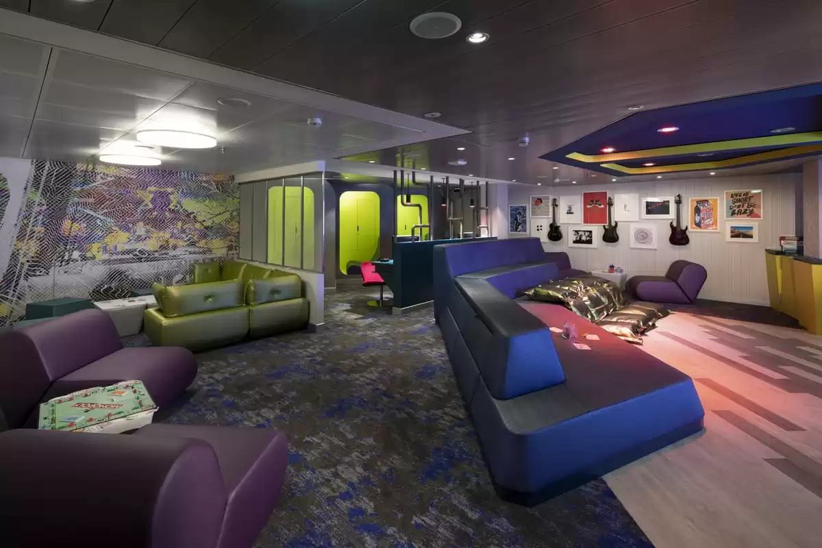 Il  :  cabine 323