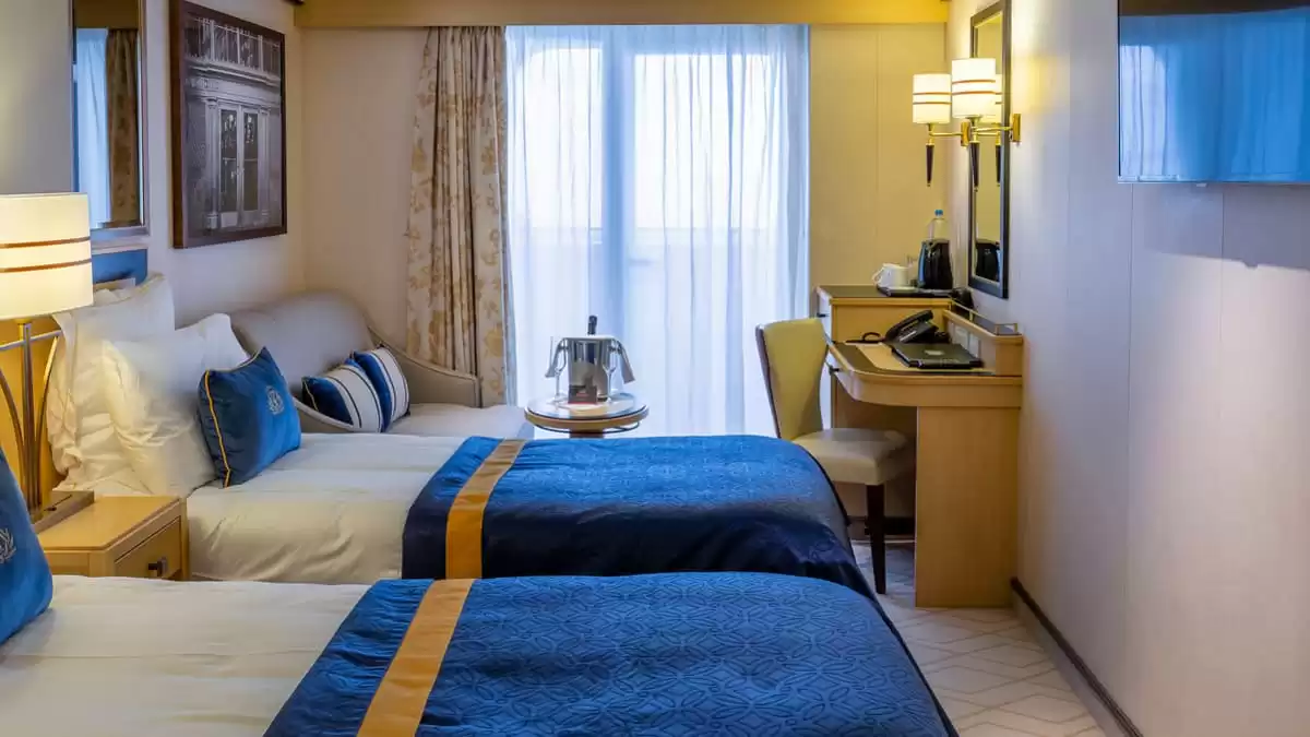 Il Queen Victoria :   3