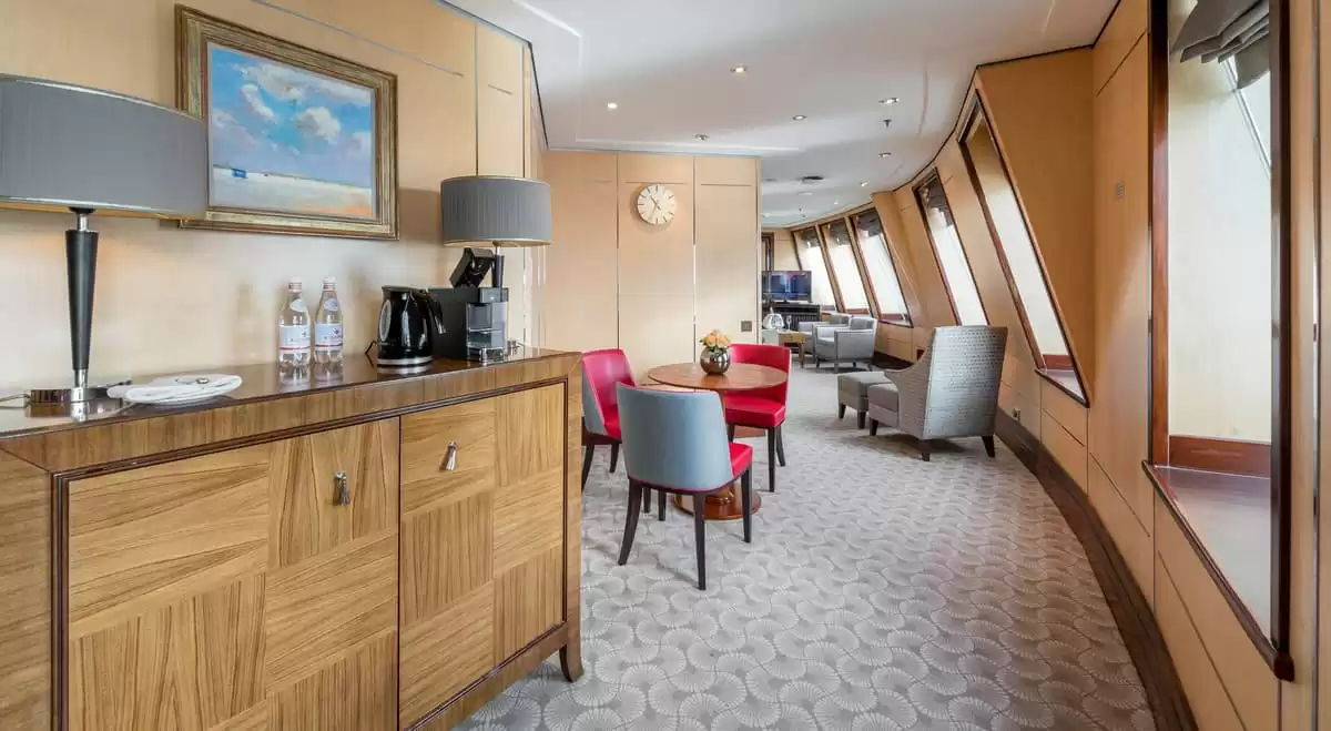 Il Queen Victoria :   52