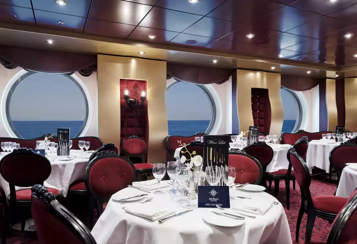 Il MSC Fantasia :  cabine 200