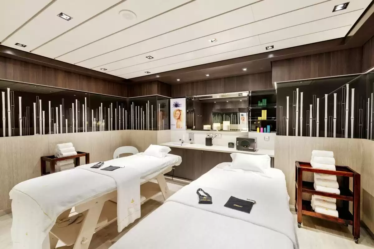 Il  :  cabine 33