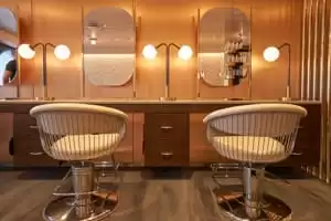 Salone di bellezza Dry Dock