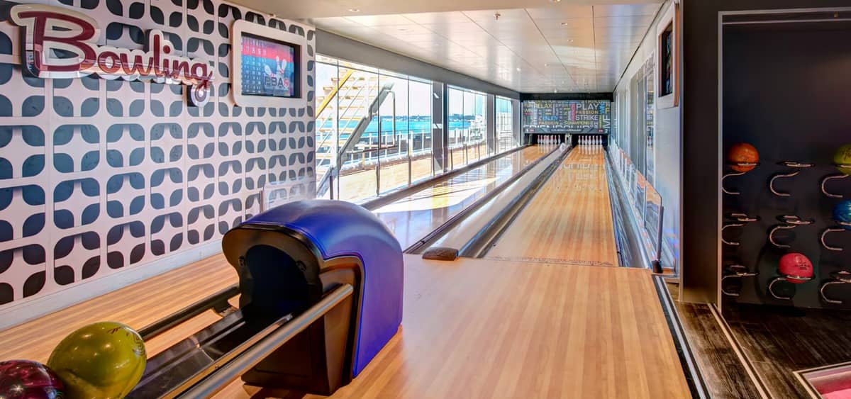 2- FULL-SIZE BOWLING ALLEY <br> STRIKE E RELAX IN MARE