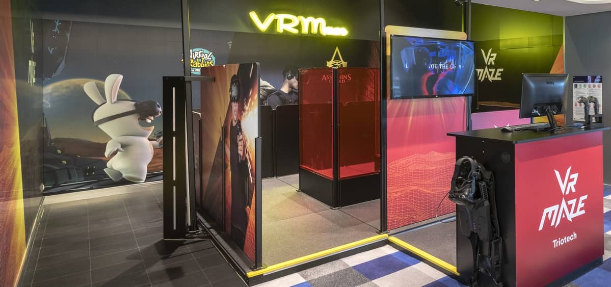 3- VR MAZE <br> IMMERSIONE IN UN LABIRINTO VIRTUALE