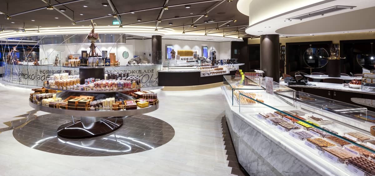 4- JEAN-PHILIPPE CHOCOLAT & CAFÉ <br> MOMENTI GOURMET A BORDO