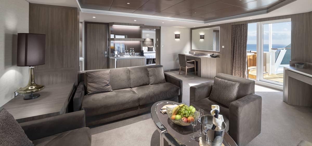 5- IL MSC YACHT CLUB <br> SUITE PREMIUM E SPAZI ESCLUSIVI
