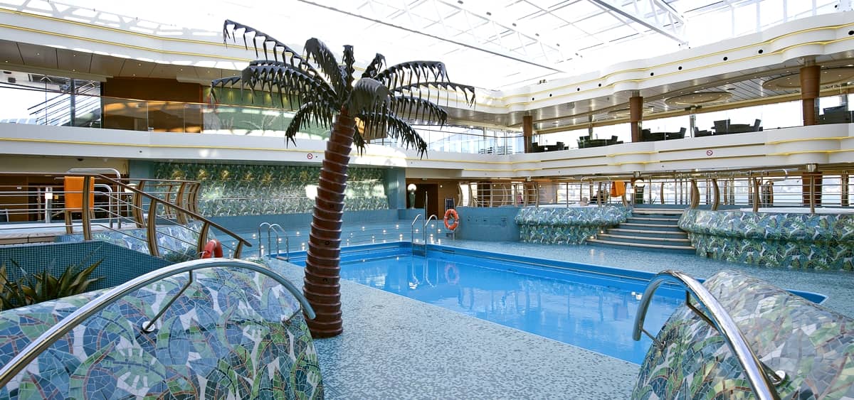 2- SIRENE POOL <br> BAGNO TRA CIELO E MARE