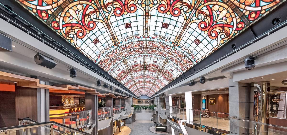 1- GALLERIA MERAVIGLIA <br> IL CUORE VIVACE DELLA NAVE
