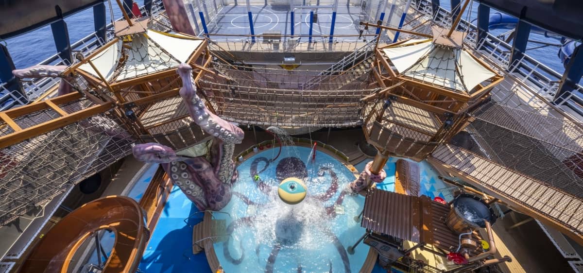 4- PIRATES COVE AQUAPARK <br> SPAZIO ACQUATICO PER GRANDI E PICCINI