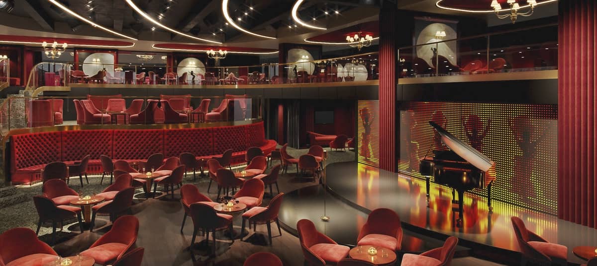 3- CABARET ROUGE <br> ATMOSFERA INTIMA E SPETTACOLI IN MARE