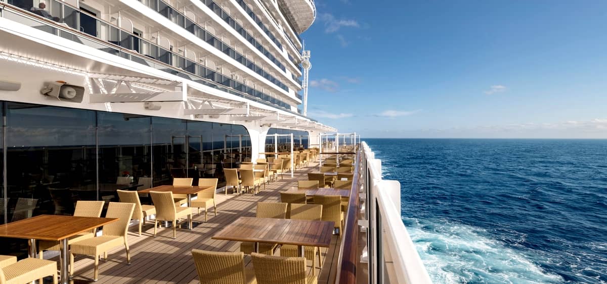 1- WATERFRONT BOARDWALK <br> VISTA PANORAMICA A 360°