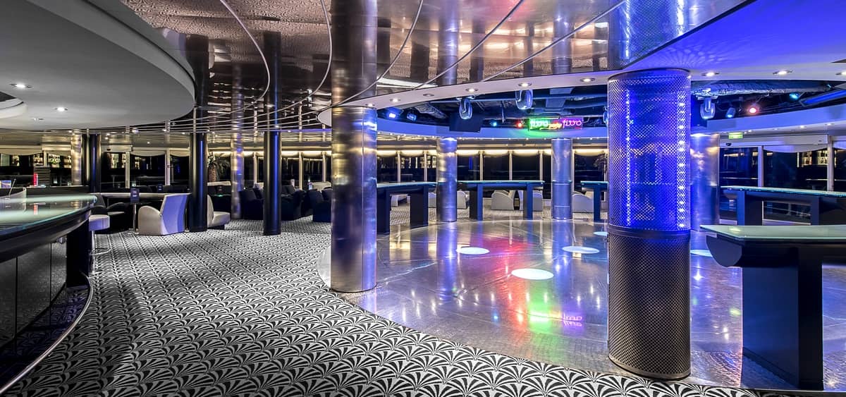 2- PASHA CLUB DISCO <br> IL PALCO DELLE SERATE ELETTRICHE