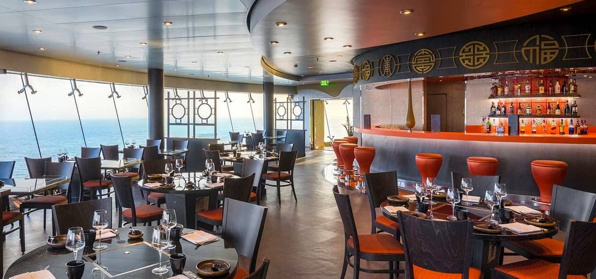 2- SEA PAVILION BY JEREME LEUNG <br> HOT POT CON VISTA MARE