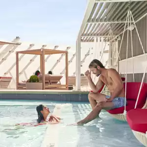 A chi si rivolge la compagnia Celebrity Cruises