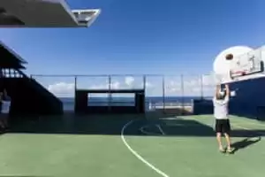 Terrain de basketball