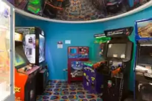 Salle de jeux vidéo