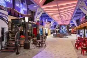 Promenade shops