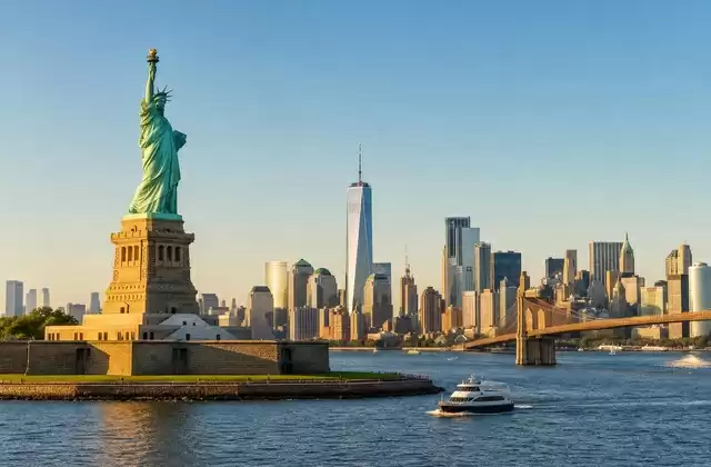 Di fronte a Manhattan