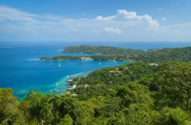Dalle alture di Roatán