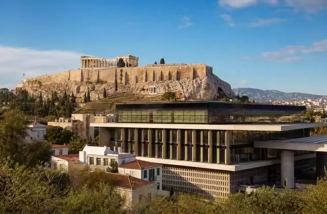 Ad Atene