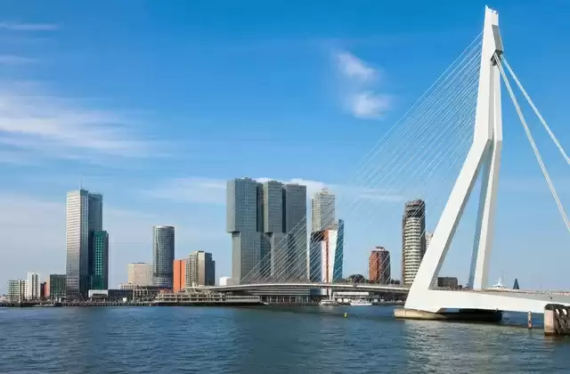 Al porto di Rotterdam