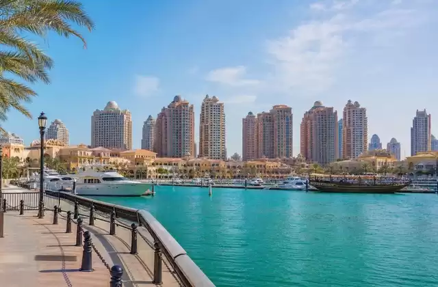 A The Pearl-Qatar