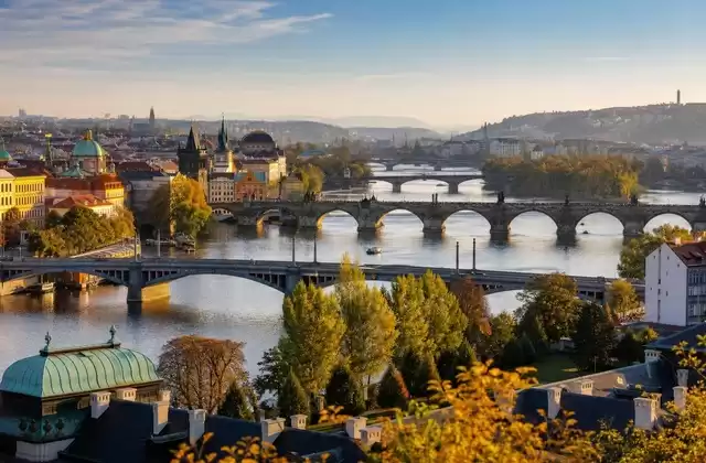 Da Letná a Praga
