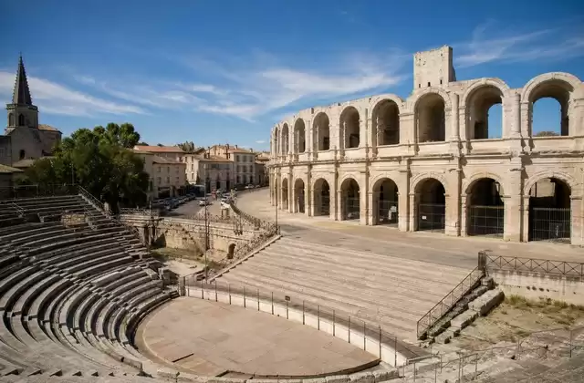 Ad Arles