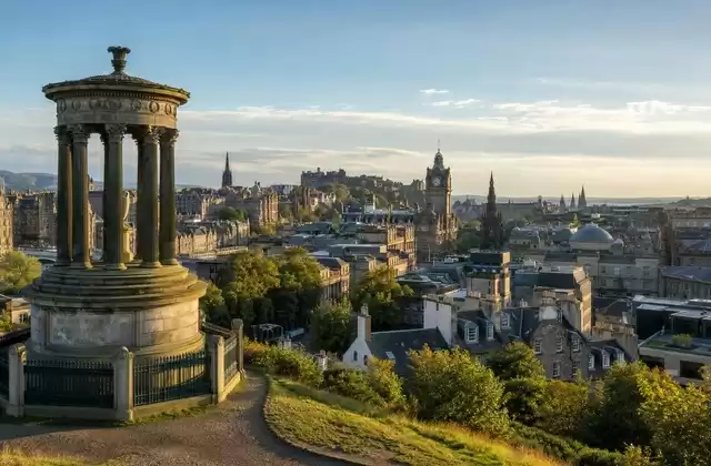 Da Calton Hill a Edimburgo