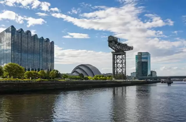 A Glasgow da Greenock