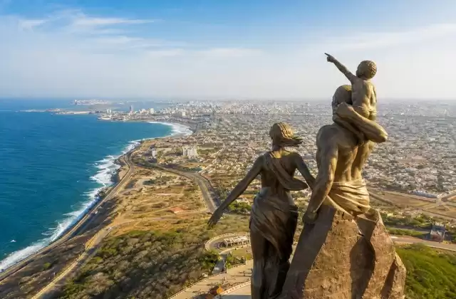 Dal monumento del Rinascimento africano