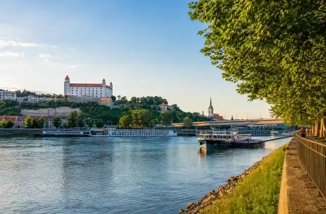 Sulla passeggiata del Danubio