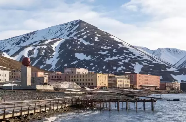 A Pyramiden o Barentsburg