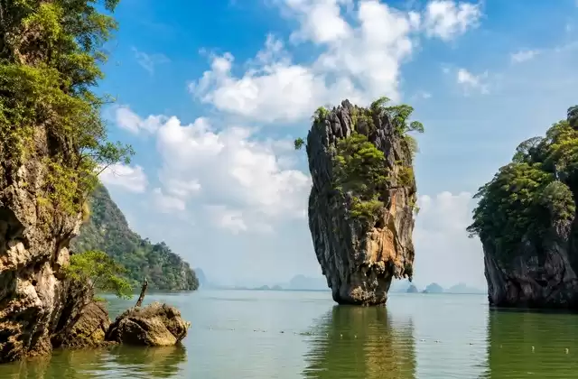 Nella baia di Phang Nga