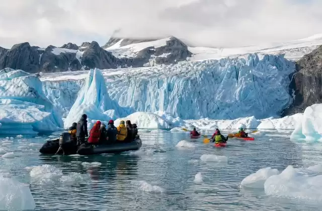 Le uscite in Zodiac o in kayak a ridosso dei ghiacci