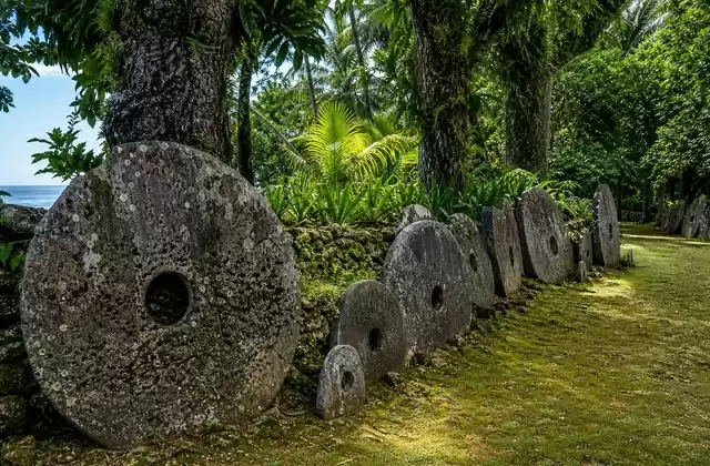Monete di pietra