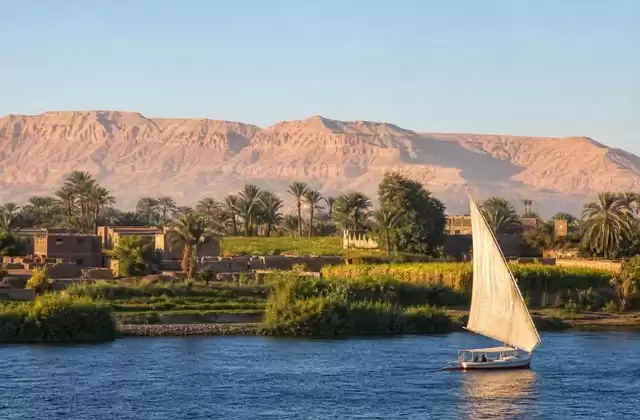 La navigazione tra Luxor e Assuan