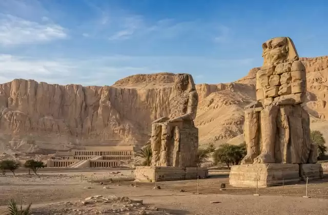 Il tempio di Hatshepsut e i Colossi di Memnone