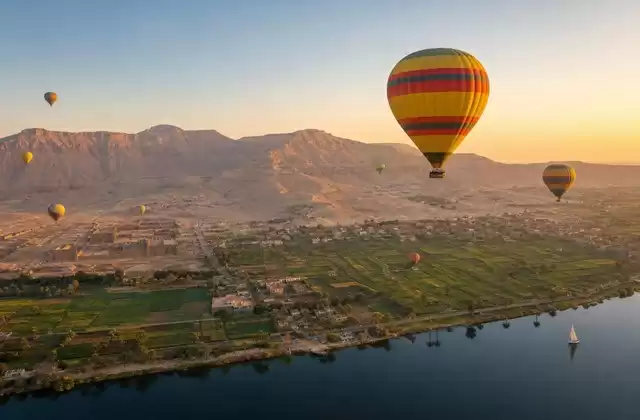 Un'alba in mongolfiera a Luxor