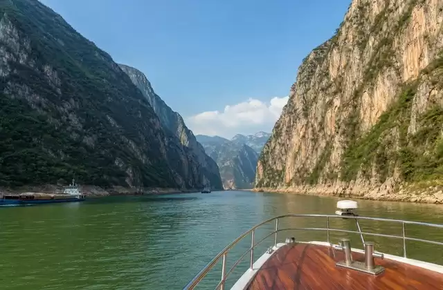 Navigare nella gola di Qutang