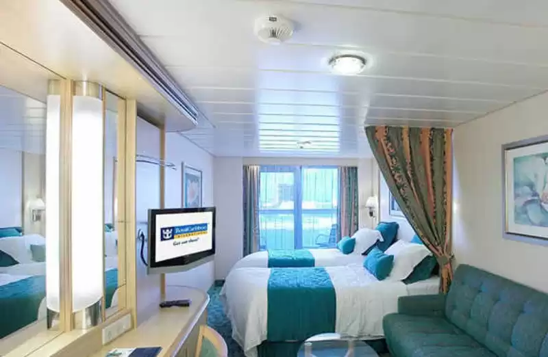 Cabina spaziosa con vista sul mare e balcone